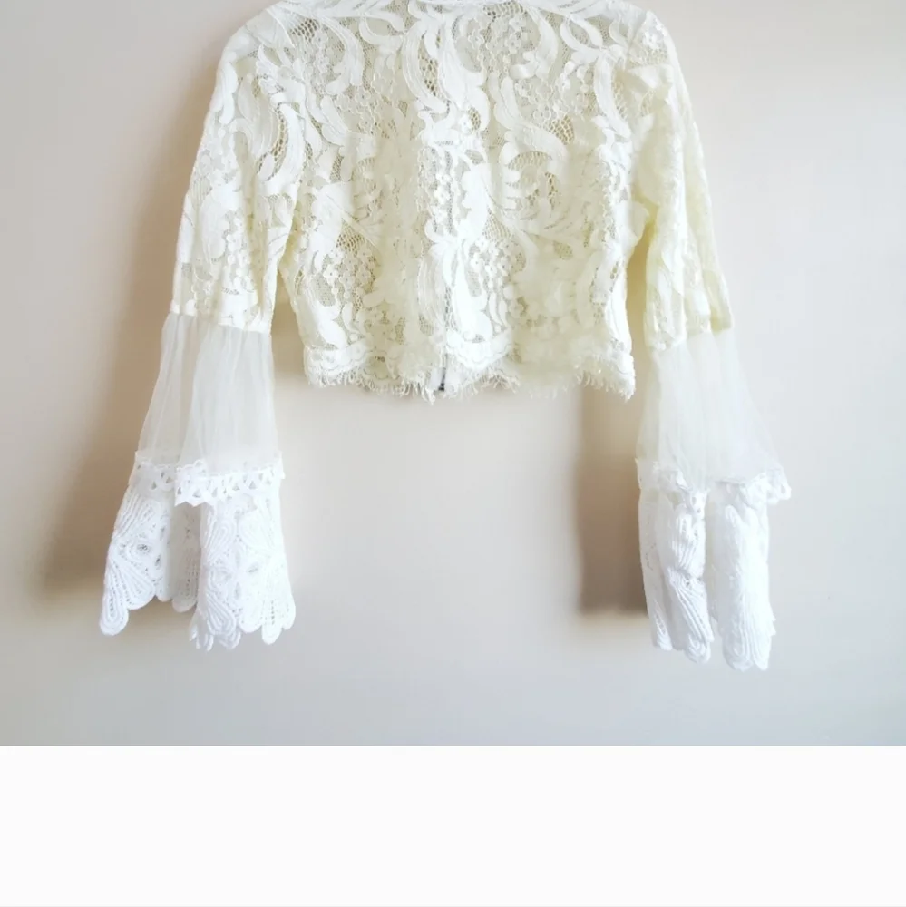 Lace Crop Top with Tulle Bell Sleeves Chelsea size small  like new without tag - Picture 8 of 12